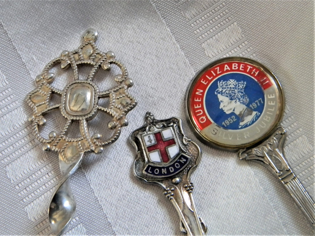 h611 Set of 3 Collectible Spoons Queen Silver Jubilee, London, Oslo Norway