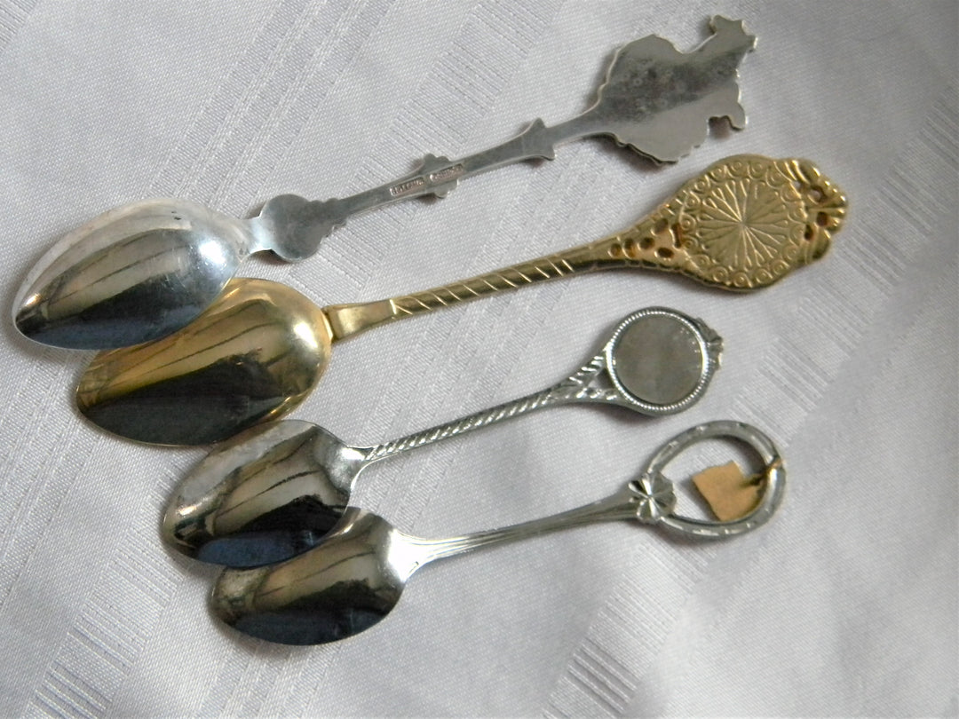 h616 Set of 4 Collectible Spoons Birth of a nation, Freedom Train, UN, Bicentenl