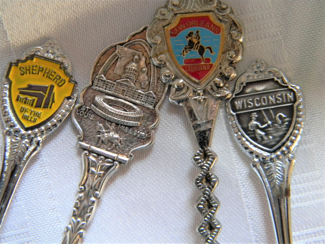 h620 Set of 4 Collectible Spoons Shepard Hills Wisconsin New Orleans St Louis