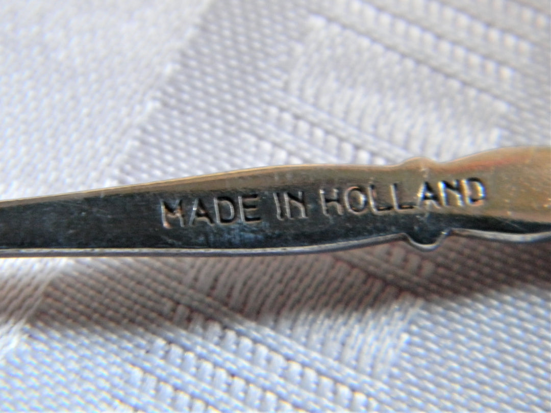 h620 Set of 4 Collectible Spoons Shepard Hills Wisconsin New Orleans St Louis