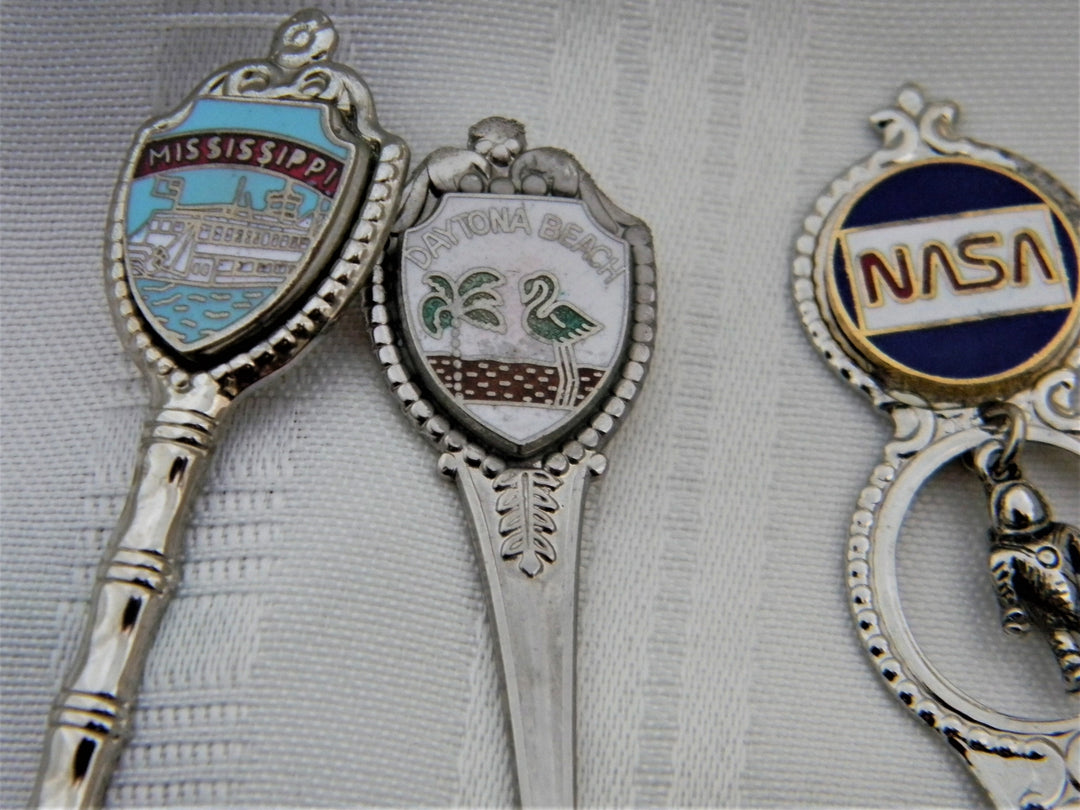 h622 Set of 3 vintage Collectible Spoons NASA Daytona Beach Mississippi