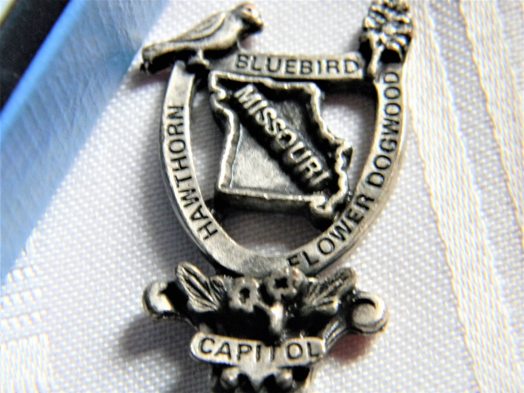 h625 Set of 3 Collectible Spoons Missouri Christ of Ozarks Canon City CO