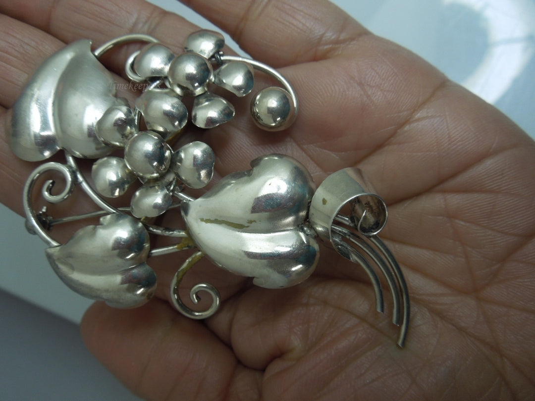 q219 Vintage Sterling Silver Floral Pin/Sweater Brooch/Dress Pin