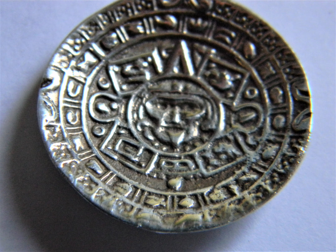 h631 Set of 2 Vintage Collectible Spoons Mexico and Hong Kong