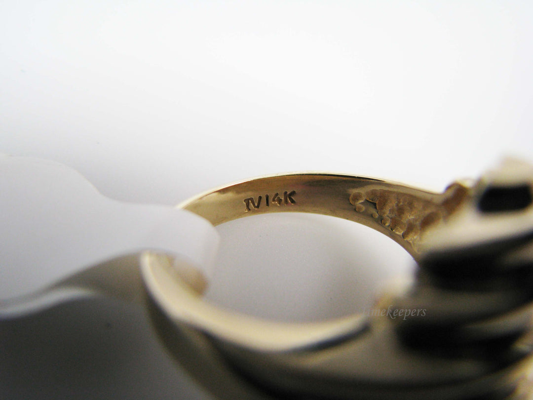 B148 Beautiful Ladies 14k free form ring