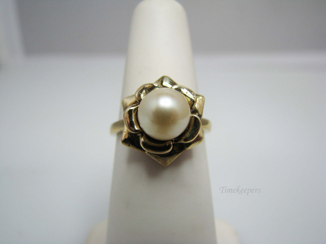 B171 10kt Yellow Gold Pearl Flower ring