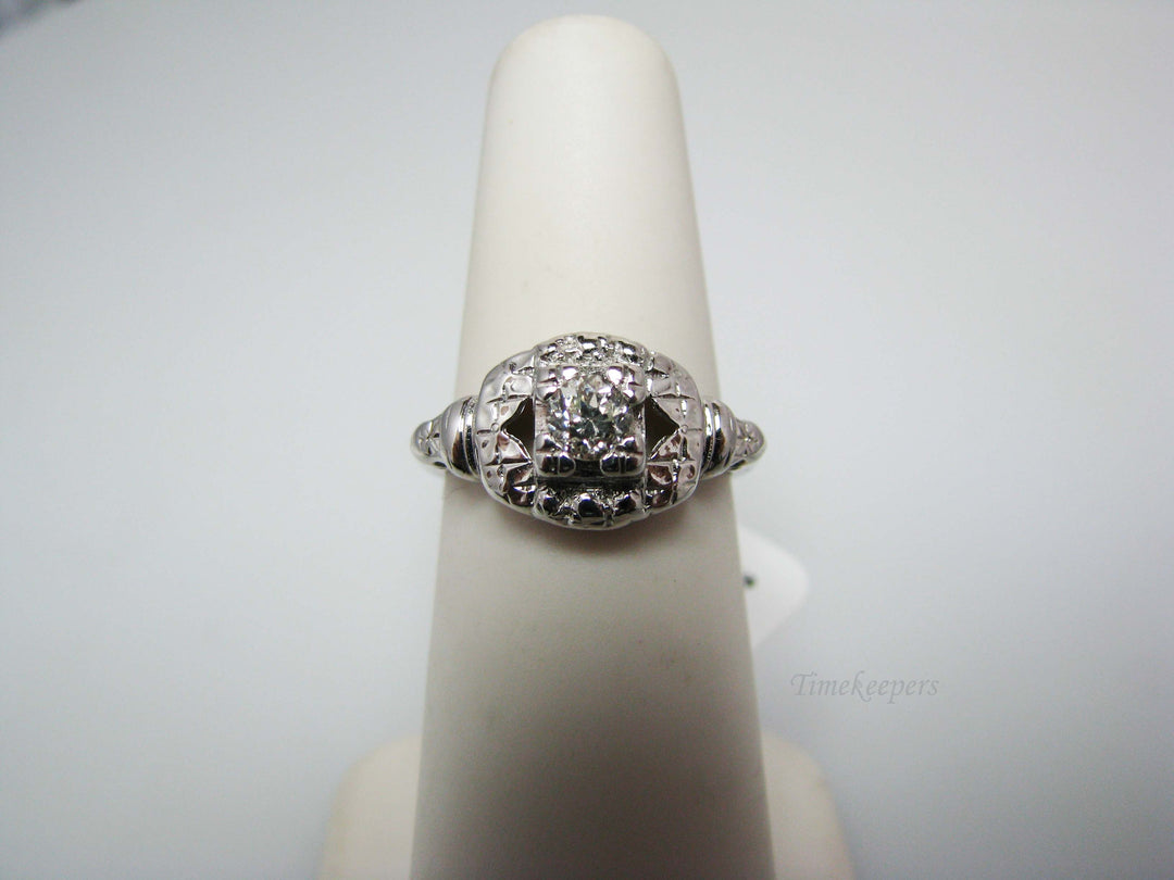 b206 Beautiful 10kt Antique Diamond ring