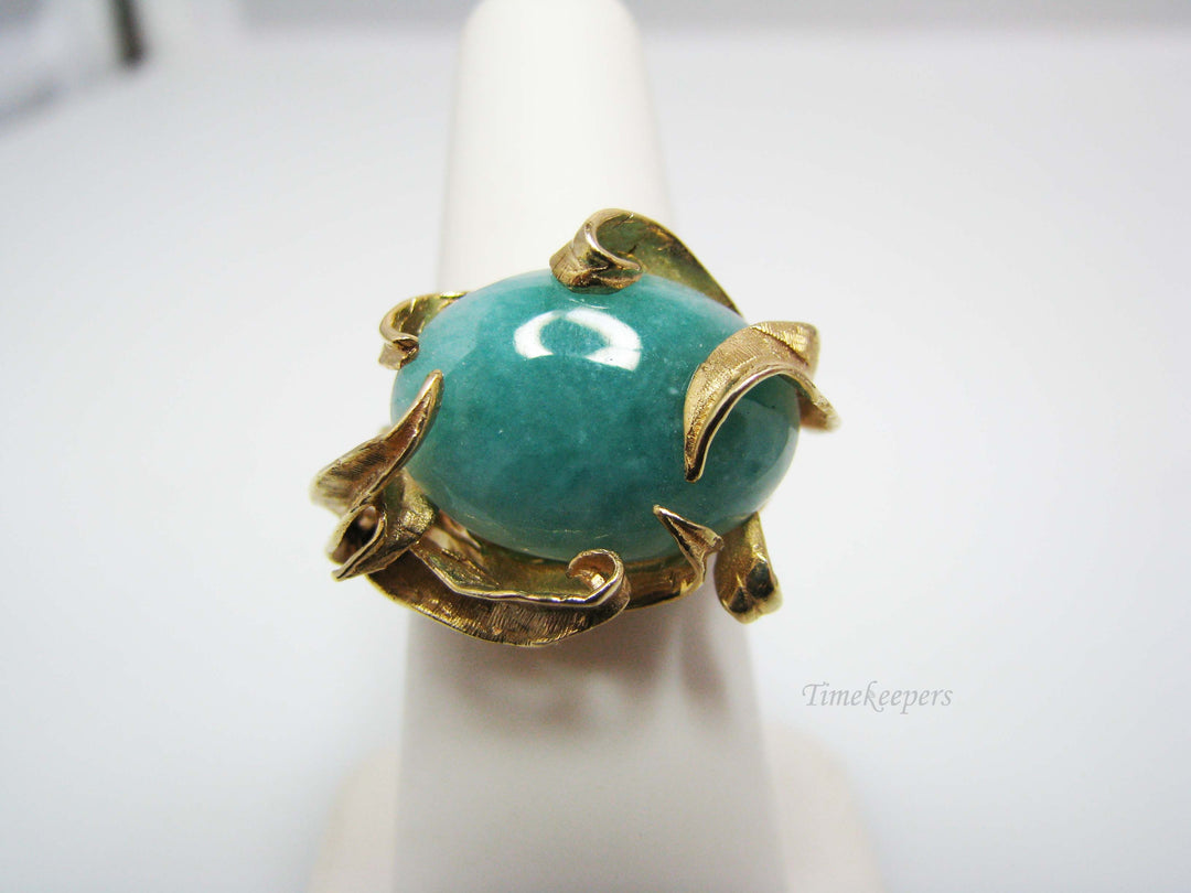 b207 Beautiful 14kt Yellow Gold Jade? ring
