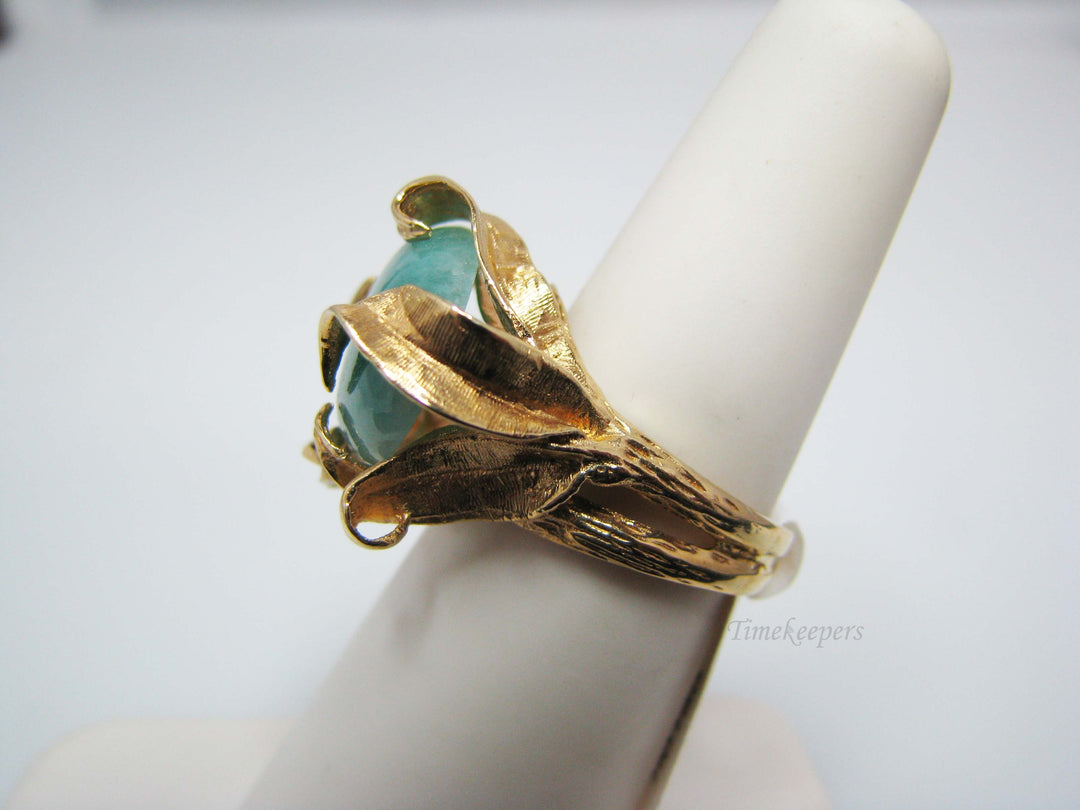 b207 Beautiful 14kt Yellow Gold Jade? ring