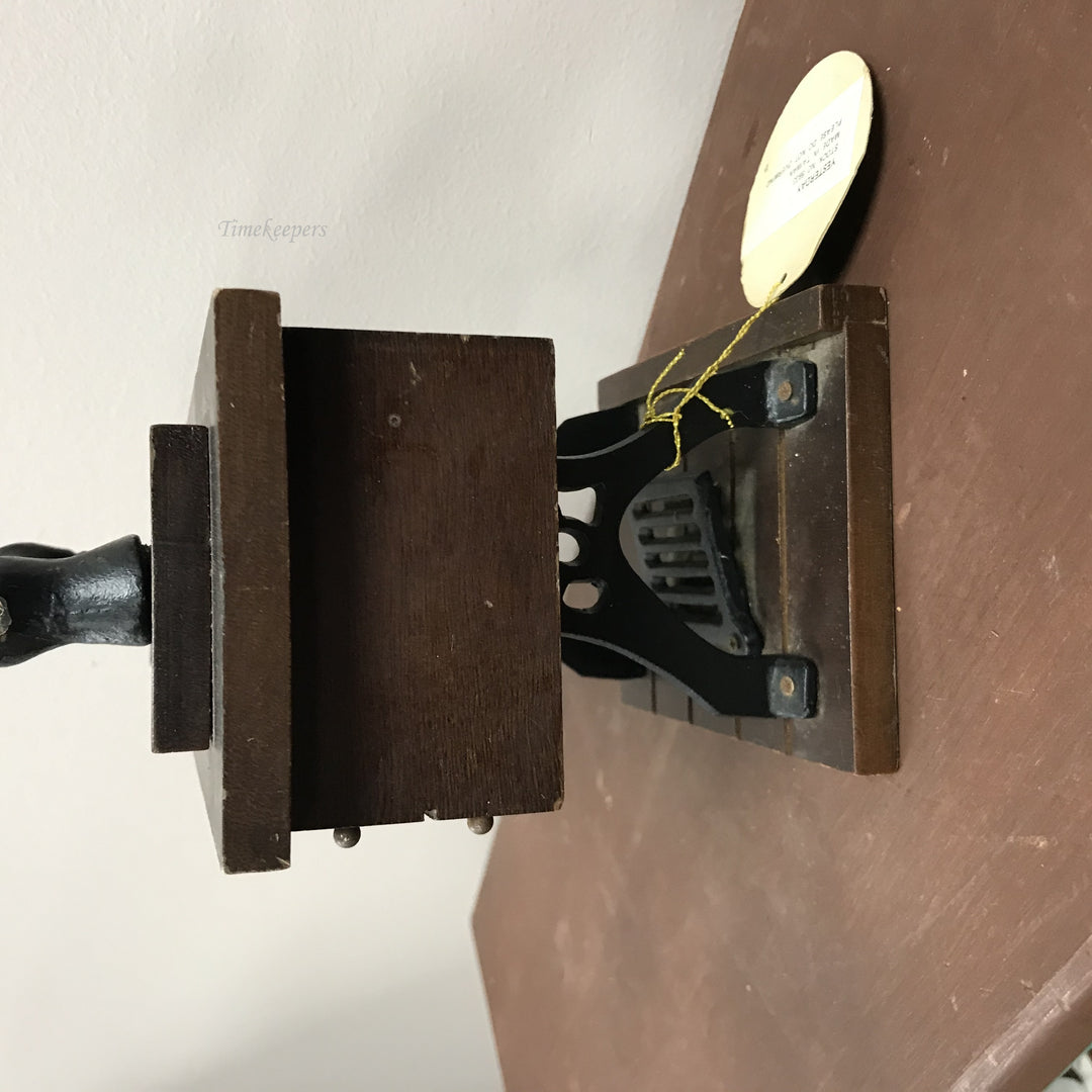 g240 1920s Music Box