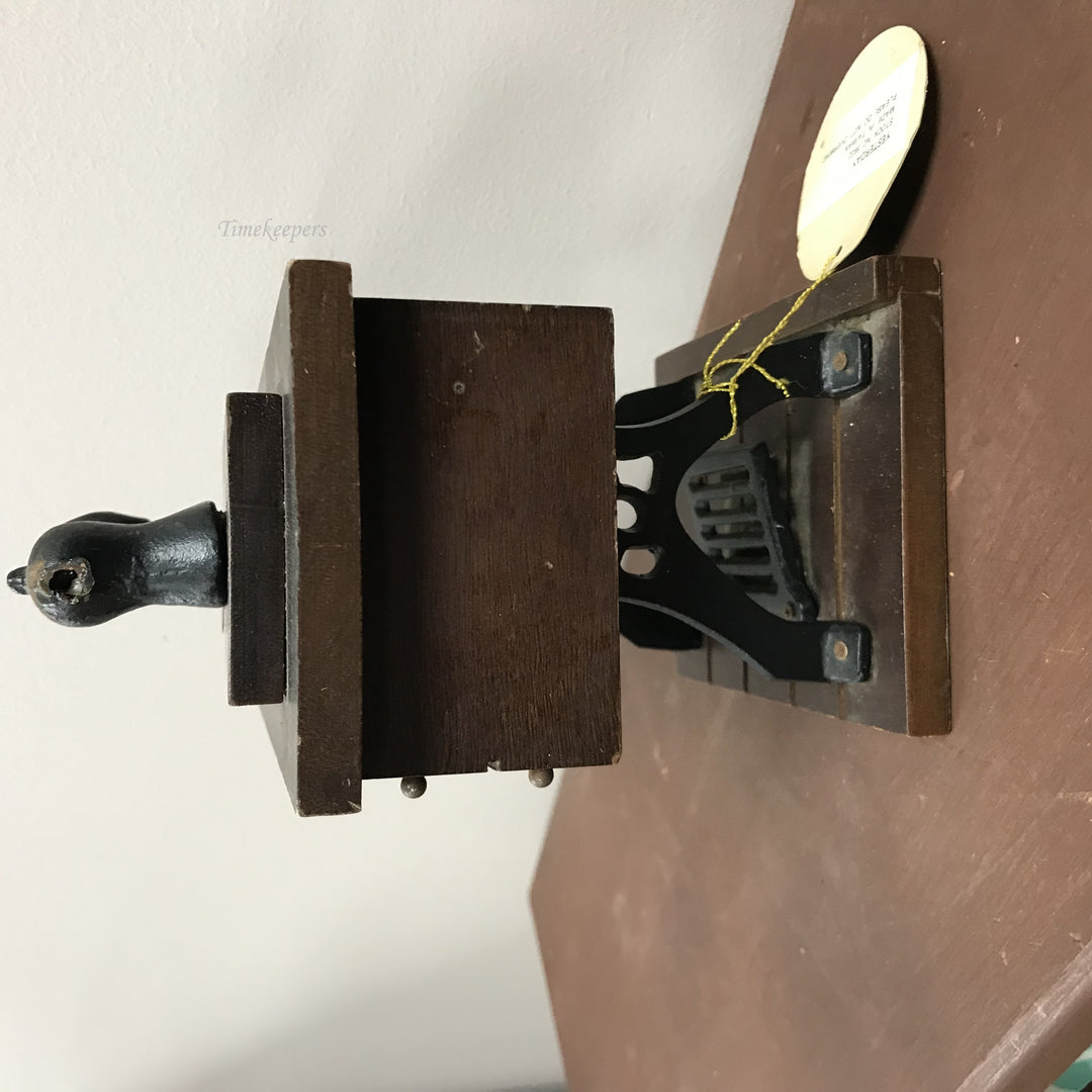 g240 1920s Music Box