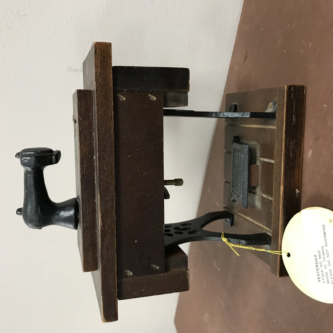 g240 1920s Music Box