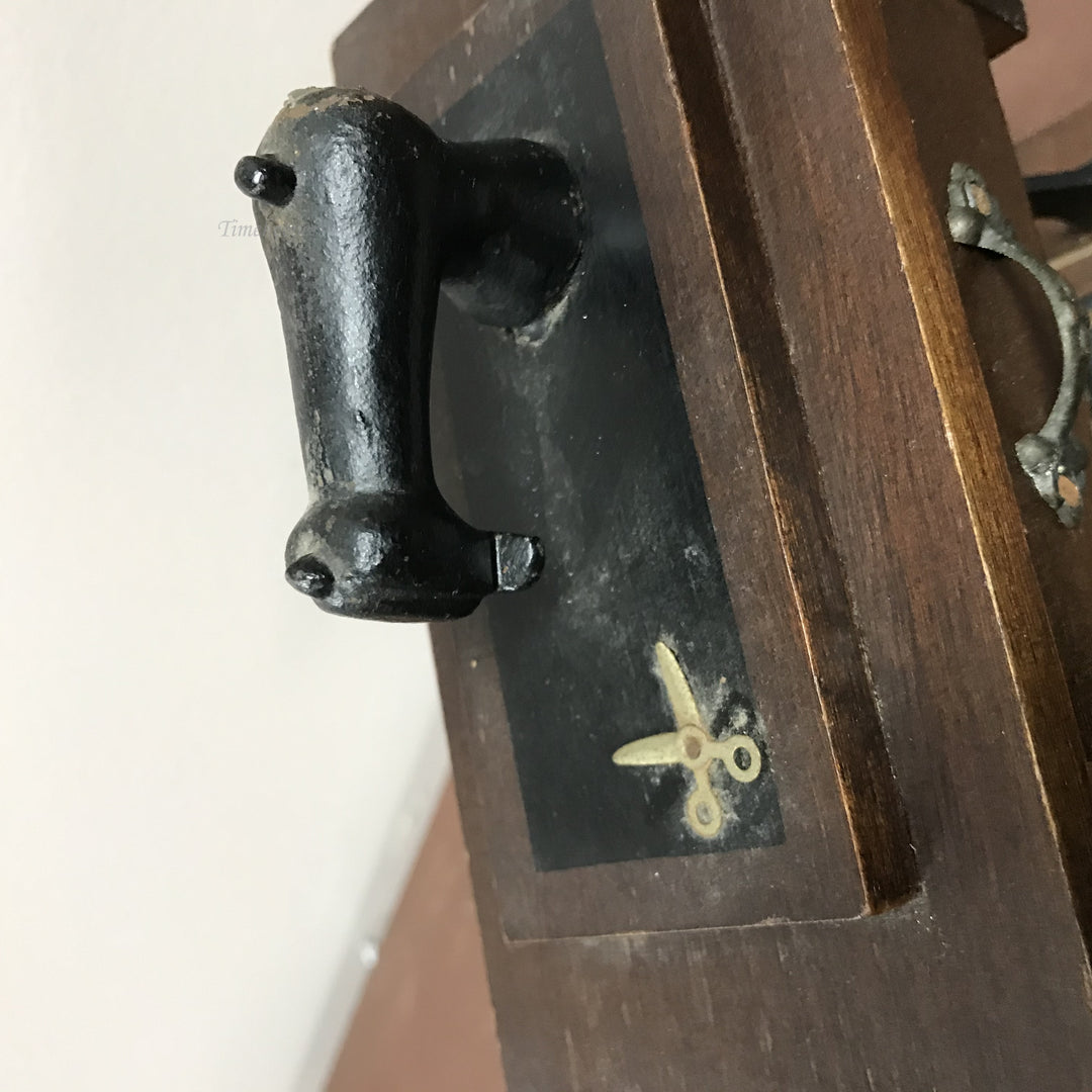 g240 1920s Music Box