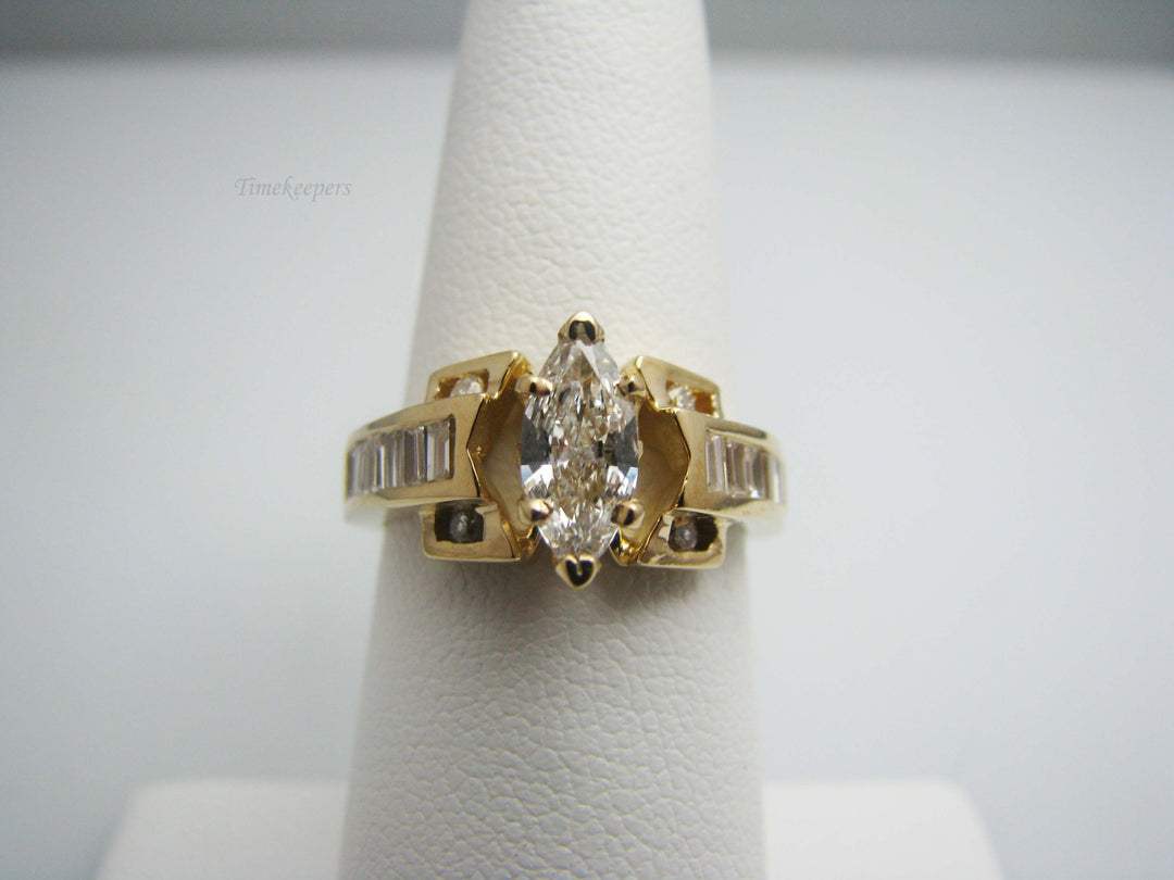 b276 Beautiful 14kt Yellow Gold Marquise Diamond Engagement ring