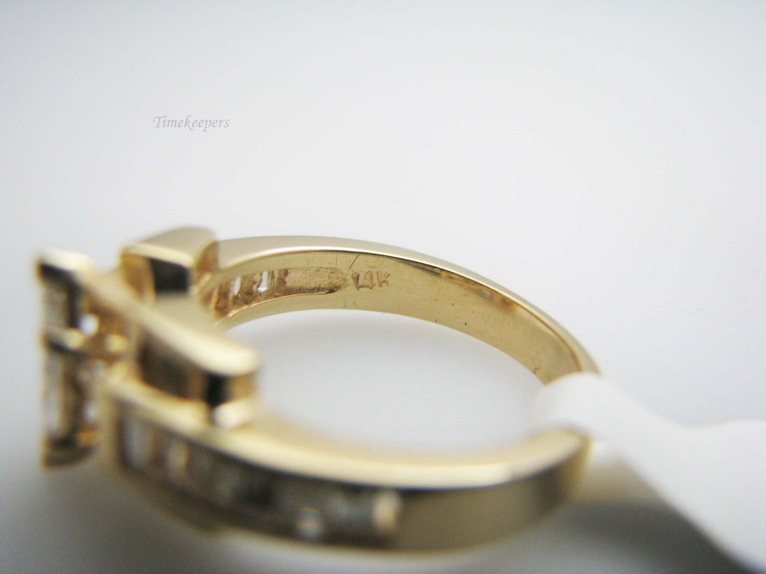 b276 Beautiful 14kt Yellow Gold Marquise Diamond Engagement ring