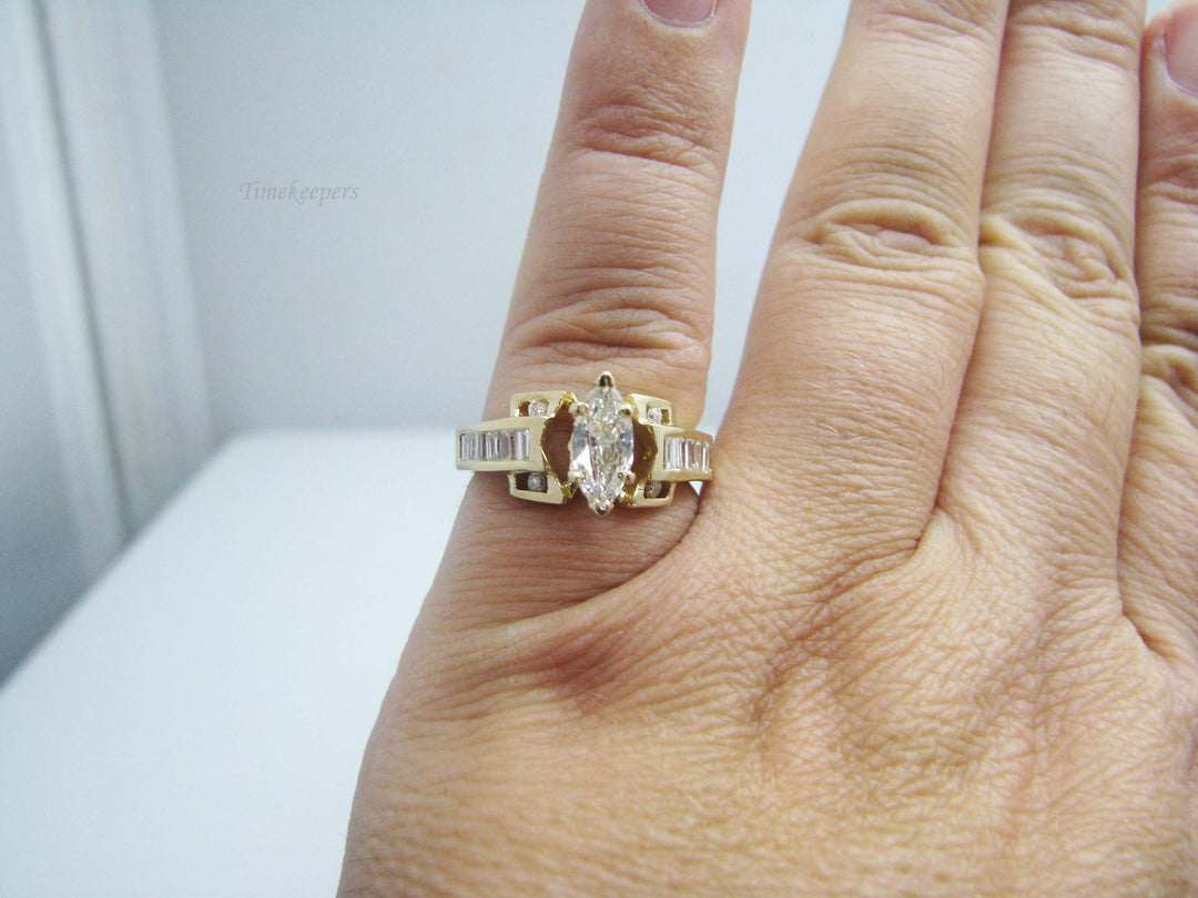b276 Beautiful 14kt Yellow Gold Marquise Diamond Engagement ring