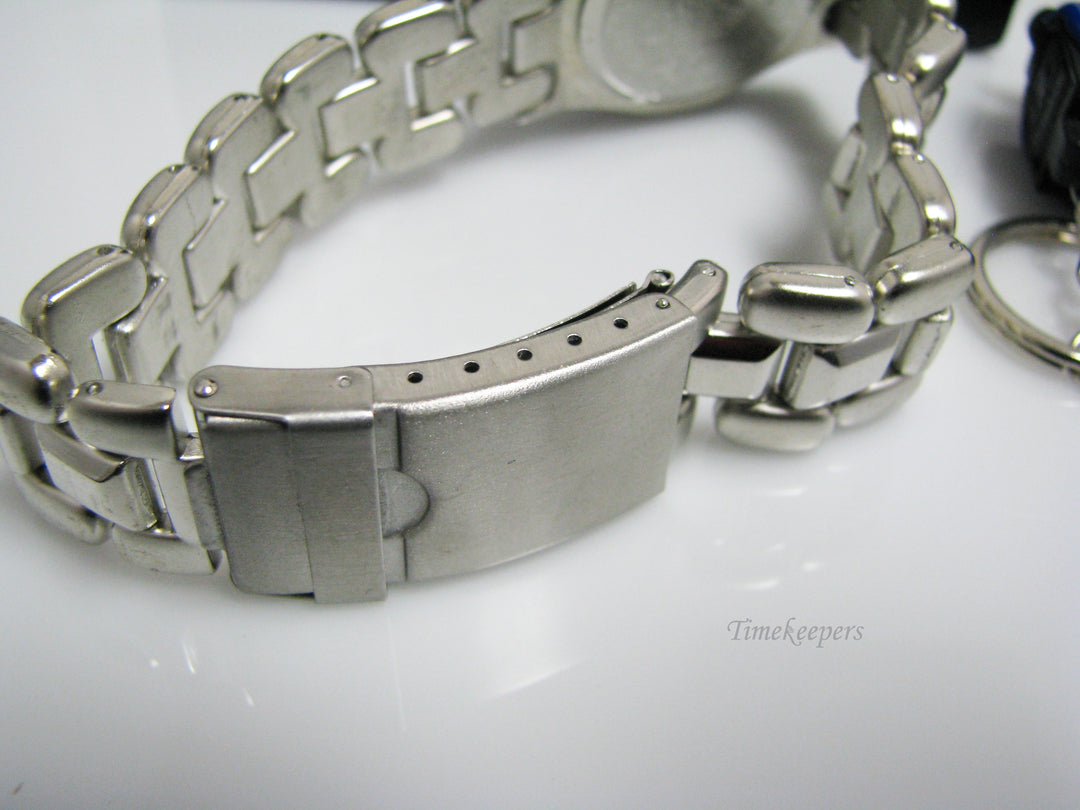 c853 Nice Innovage Gear Quartz Watch with Multi Tool &amp; Flashlight in Box