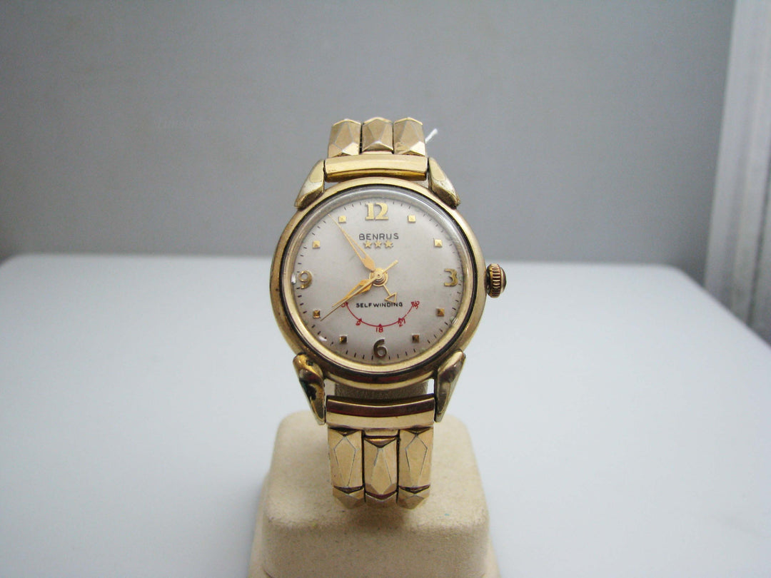 b511 Men's Self Winding Benrus wristwatch