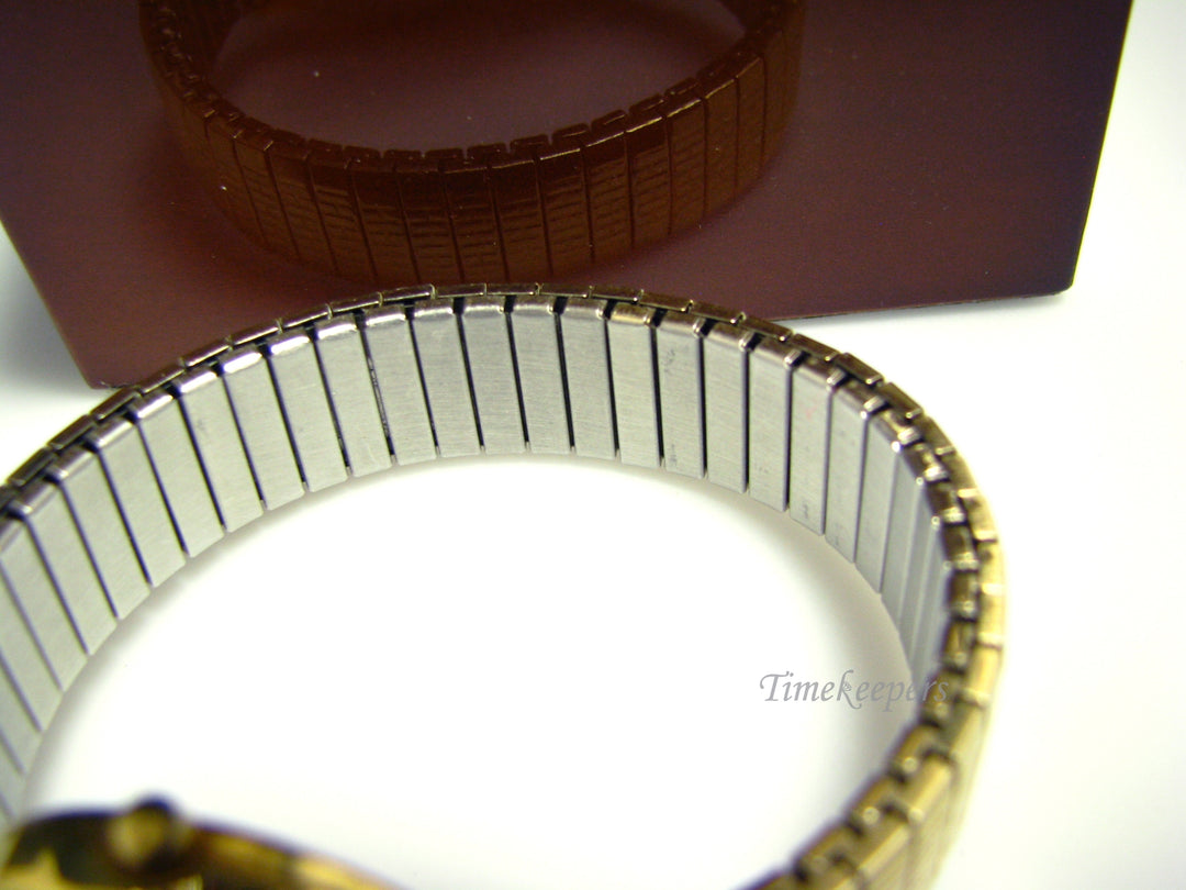 c902 Retro Gruen Quartz Watch with Day and Date in Gold Tone