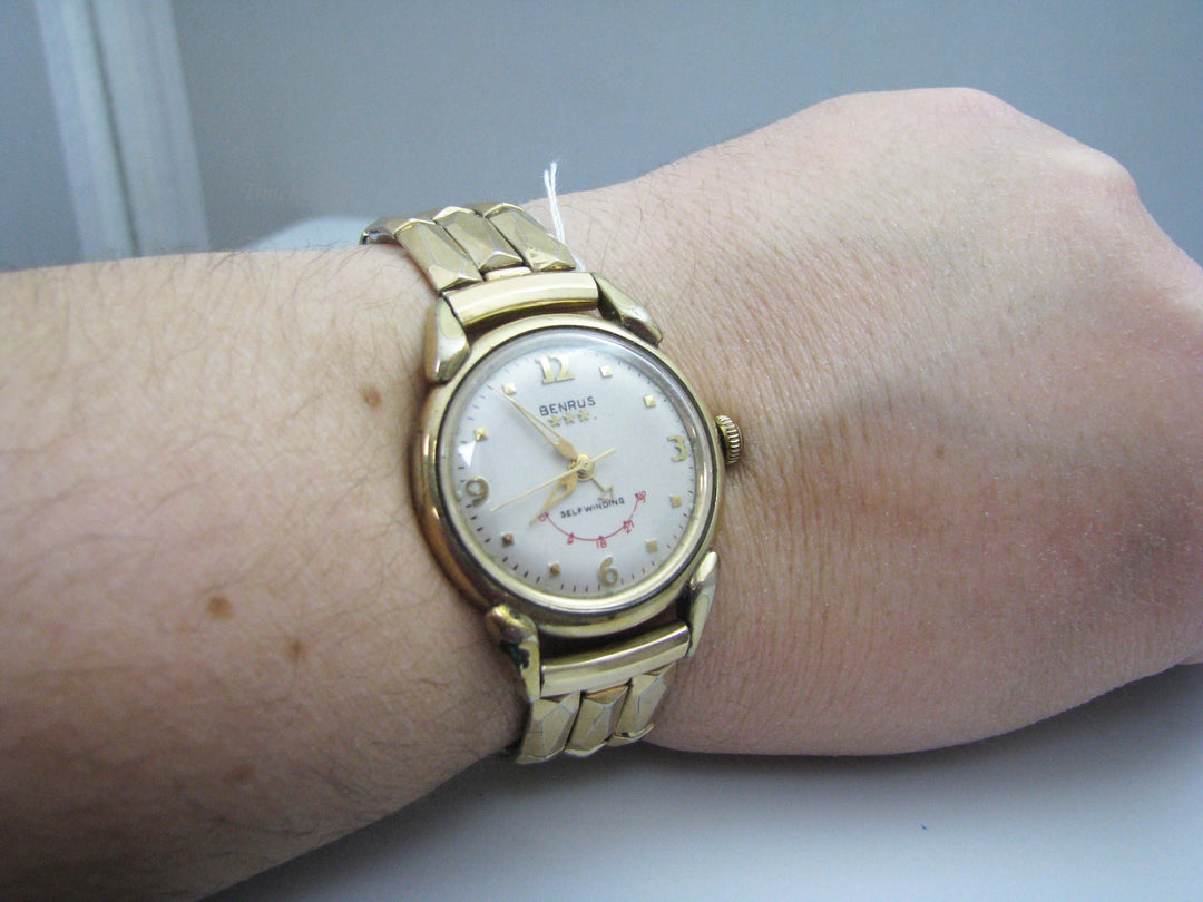 b511 Men's Self Winding Benrus wristwatch