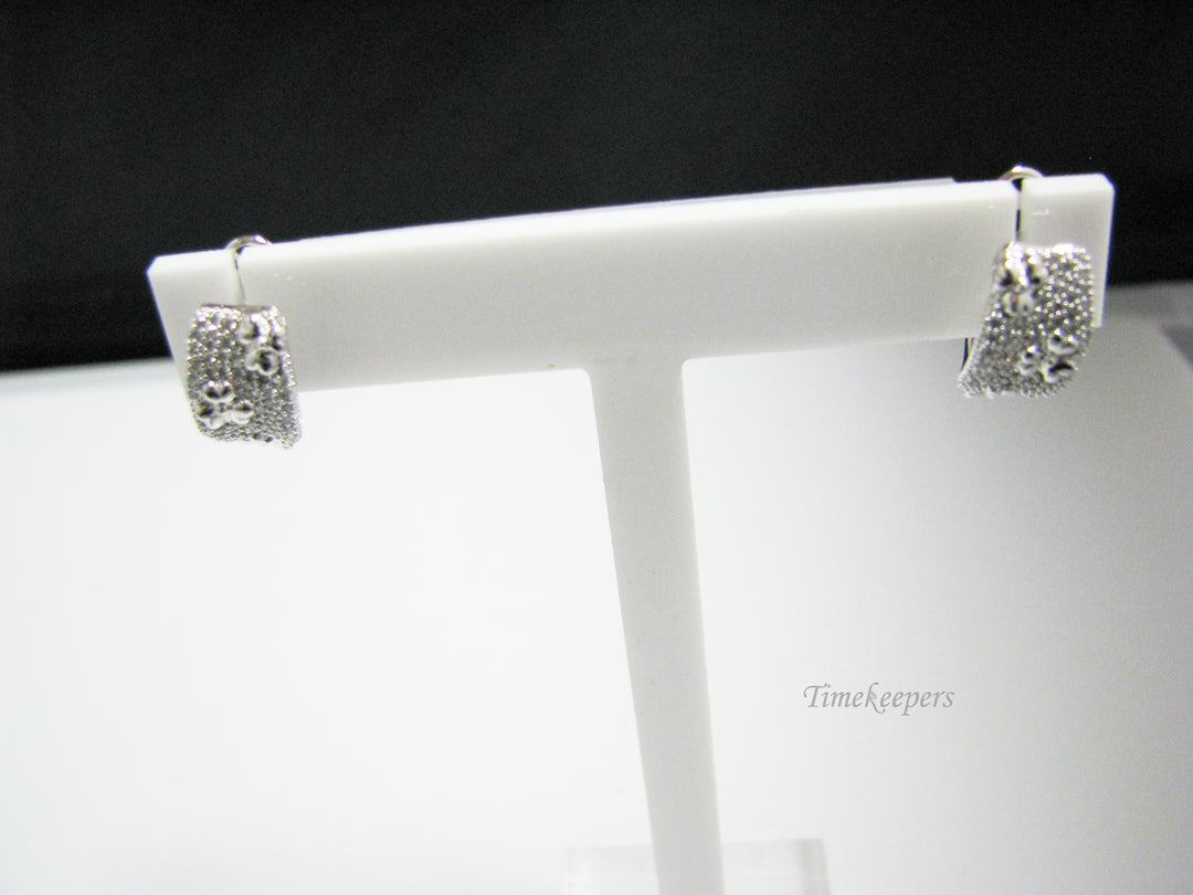 c907 Gorgeous 14k White Gold Pierced Earrings with Diamonds