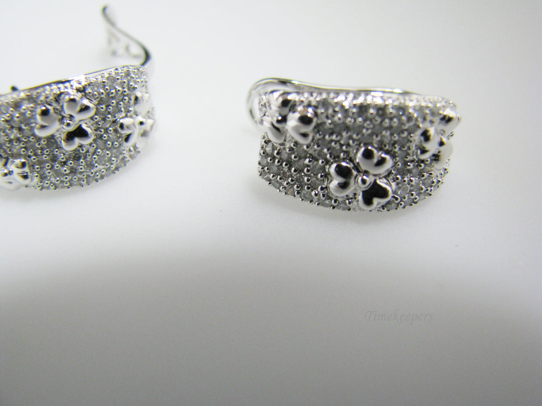 c907 Gorgeous 14k White Gold Pierced Earrings with Diamonds