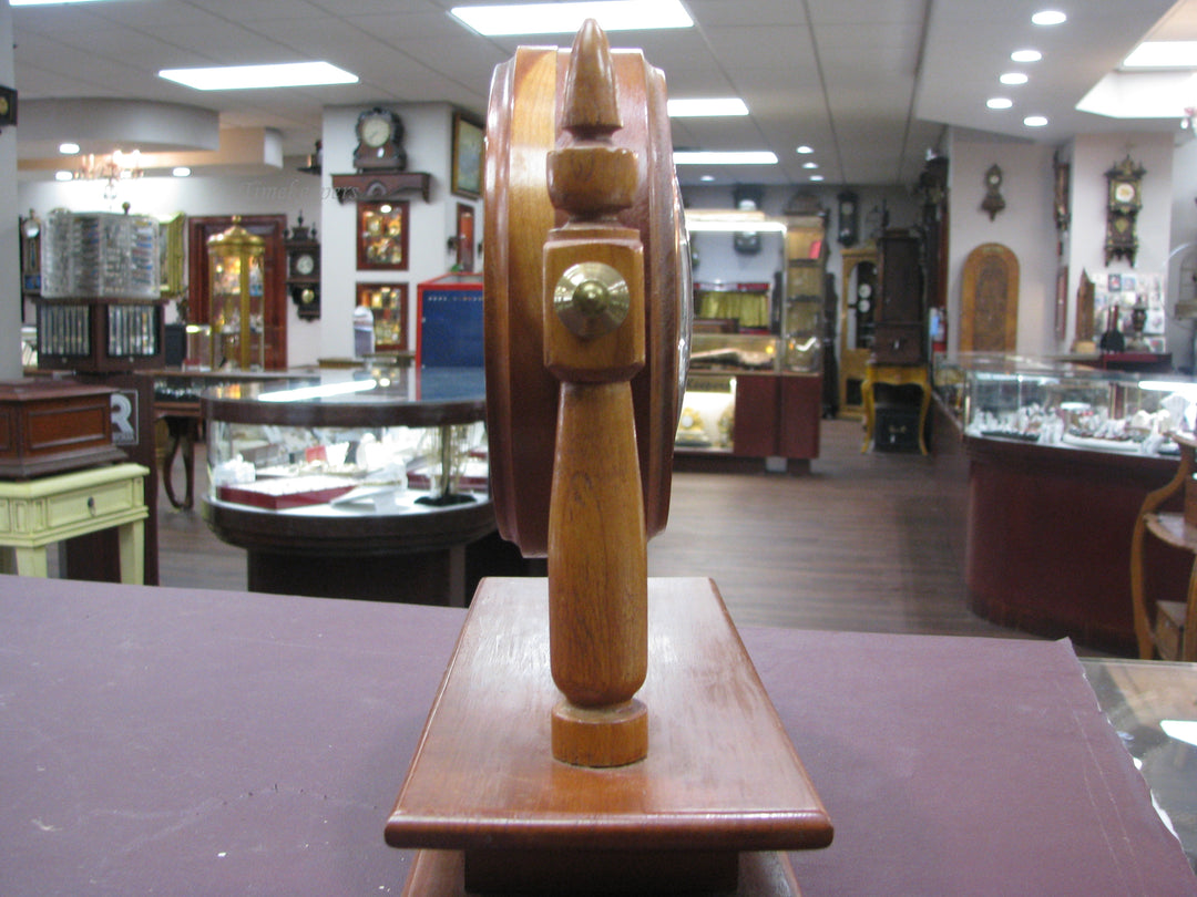 G173 8 Day Animated Clock