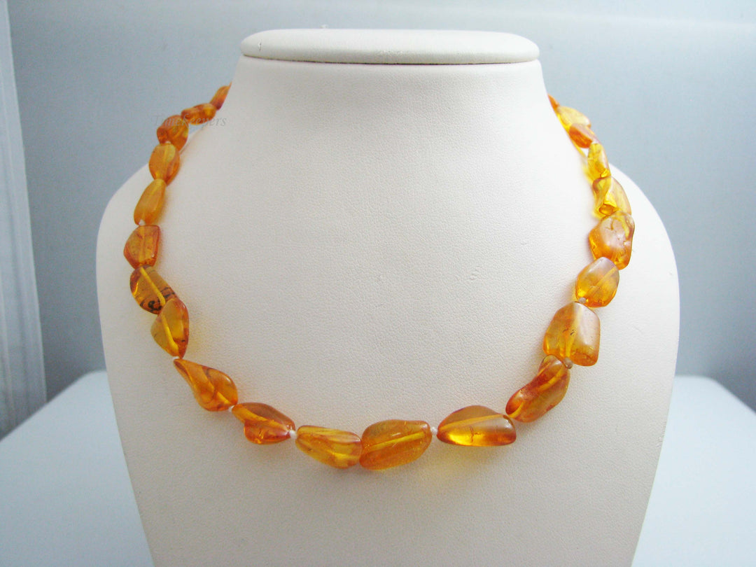 b564 Pretty Amber strung Necklace