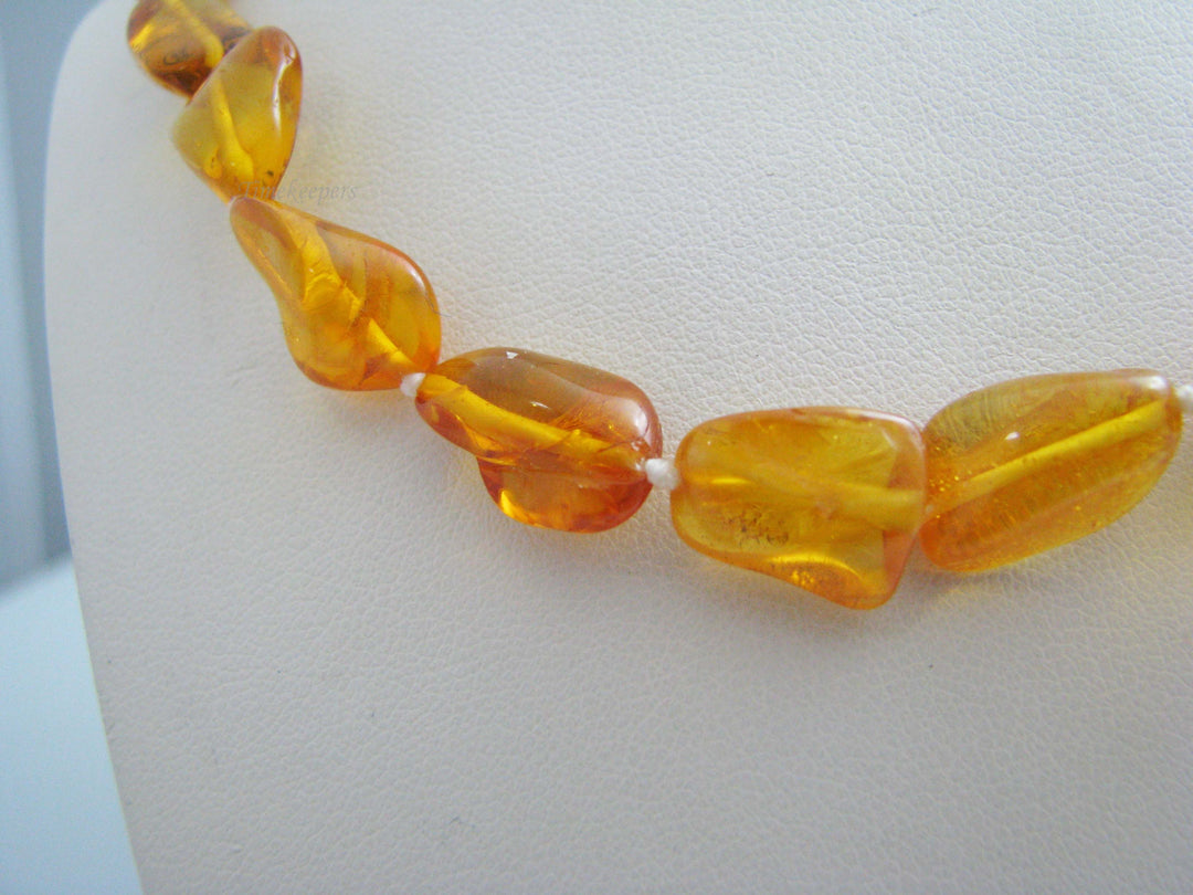 b564 Pretty Amber strung Necklace
