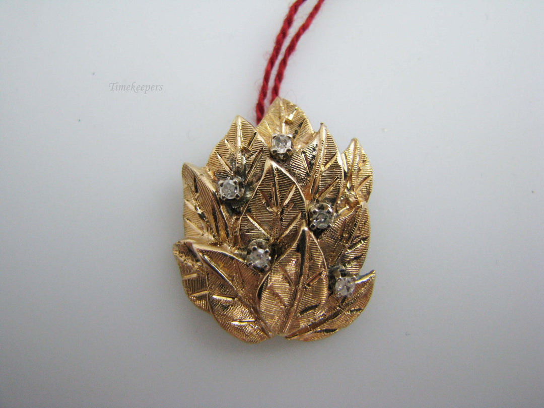 b565 Beautiful 14kt Yellow Gold Diamond Leaf Pendant