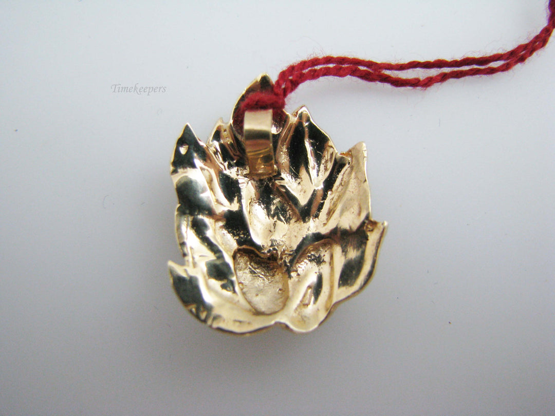 b565 Beautiful 14kt Yellow Gold Diamond Leaf Pendant