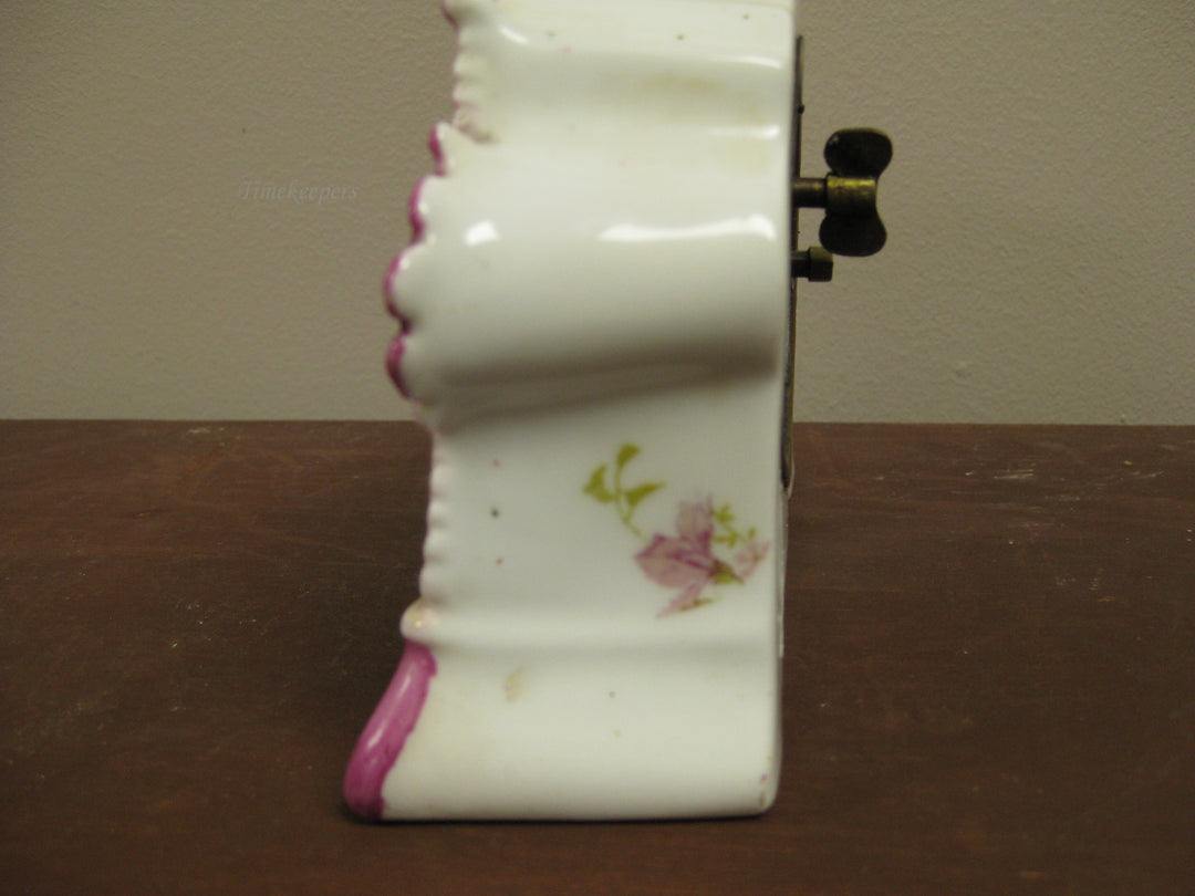 g200 1920 New Haven Clock Co. Miniature Clock