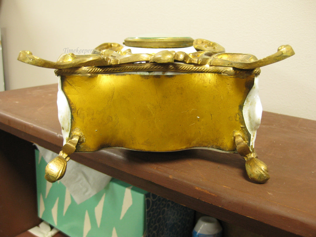 g202 1800s French Mantle/Miniature Clock