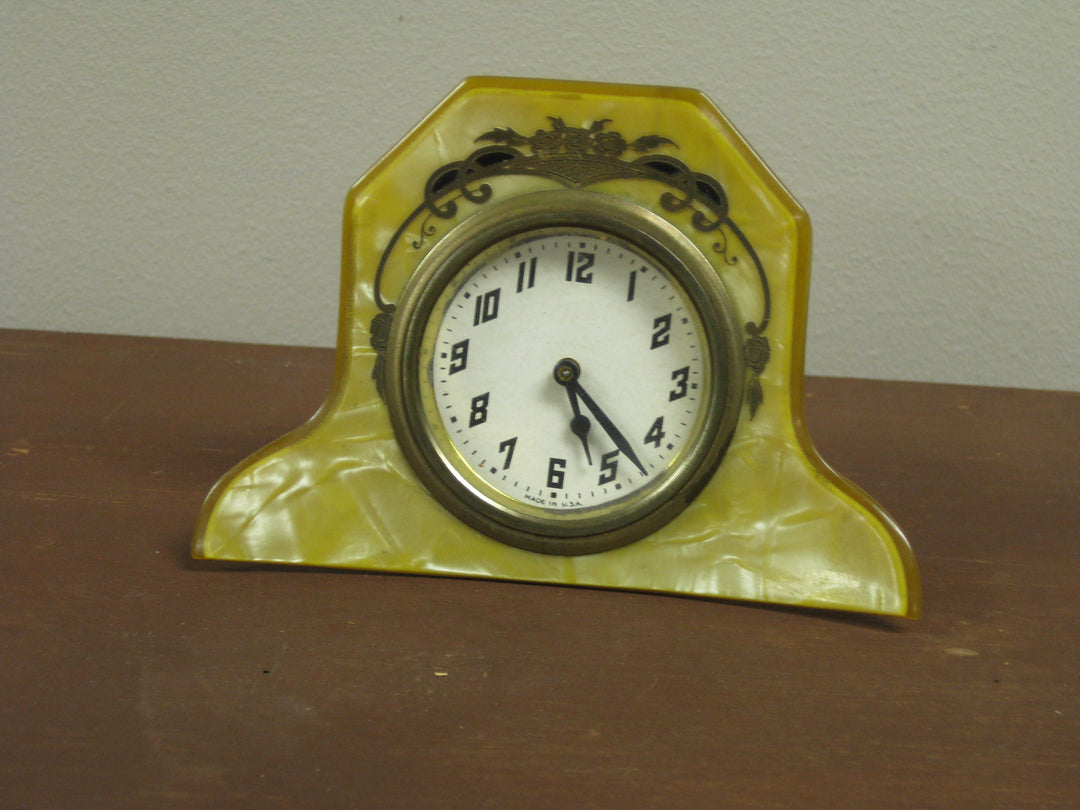 g215 1930s American miniature clock