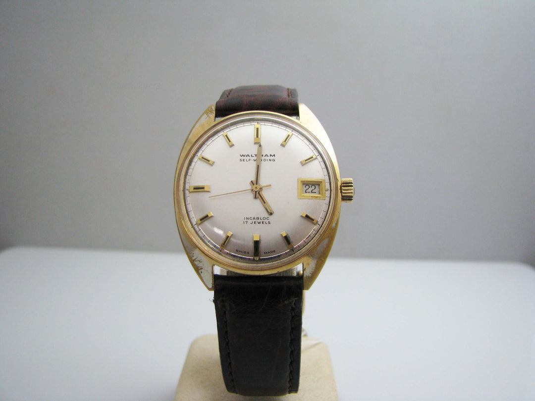 b590 Men's Classic Self Winding Incabloc 17J Waltham Wristwatch