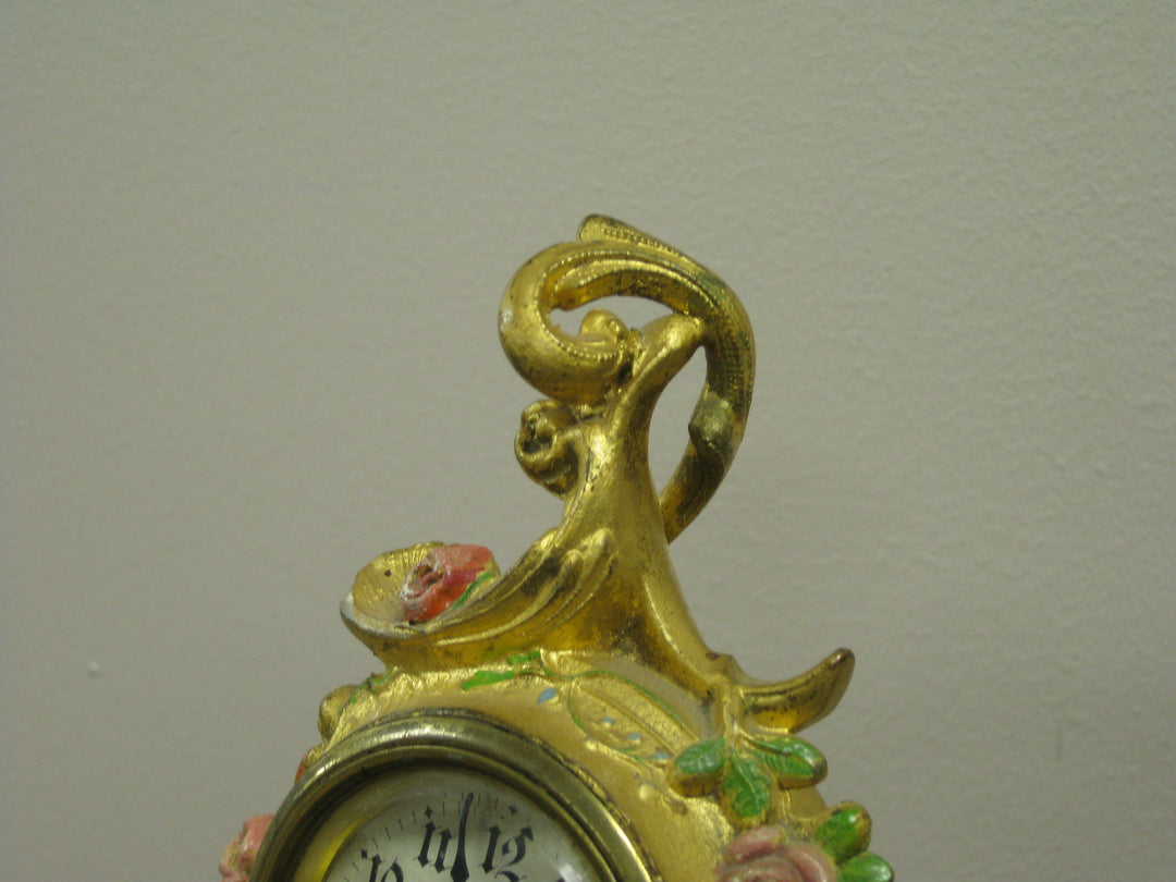 g224 1920s American Cupid Table Clock