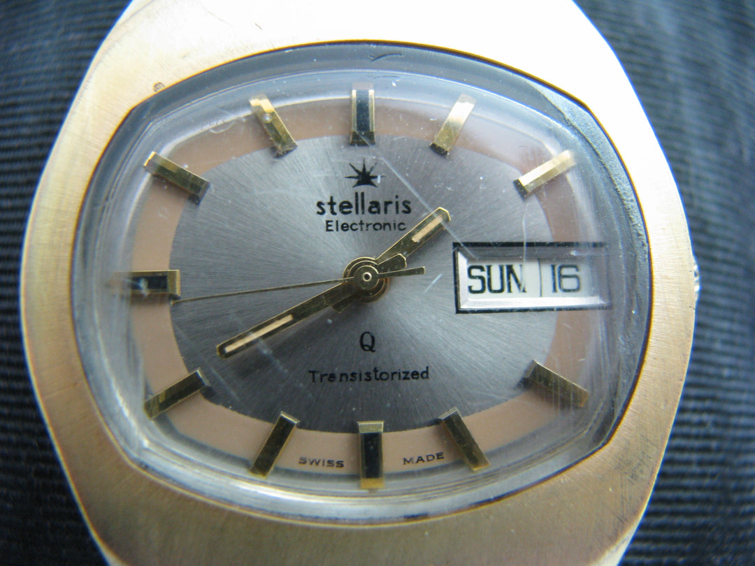 b599 Men's Stellaris Electronic Transistorized Wristwatch