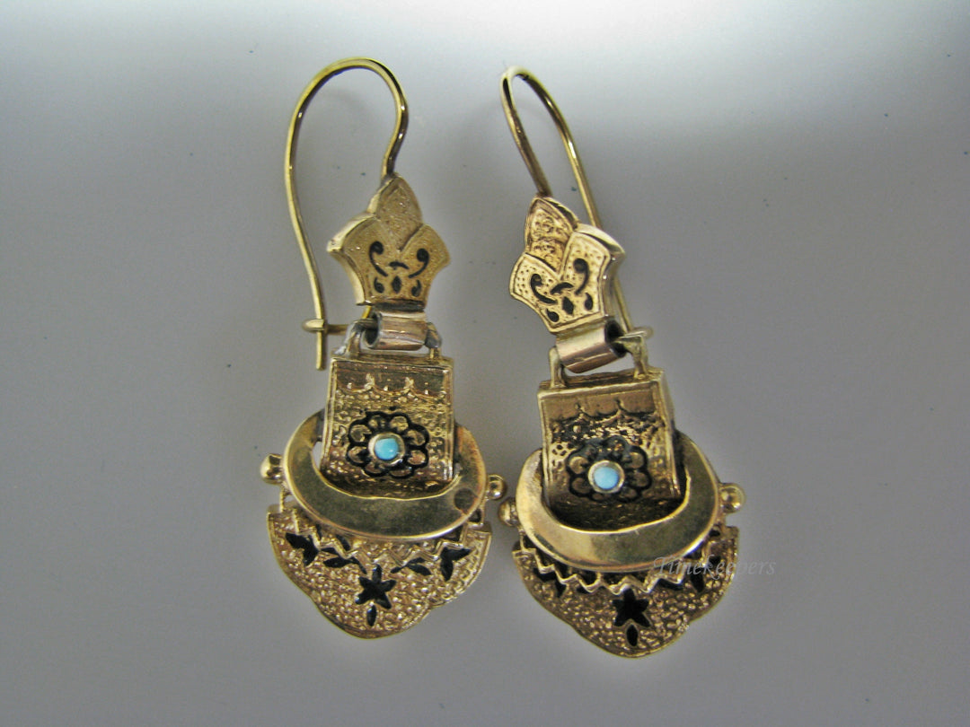 H071 Beautiful and Unique Dangle Earrings in 14k Yellow Gold