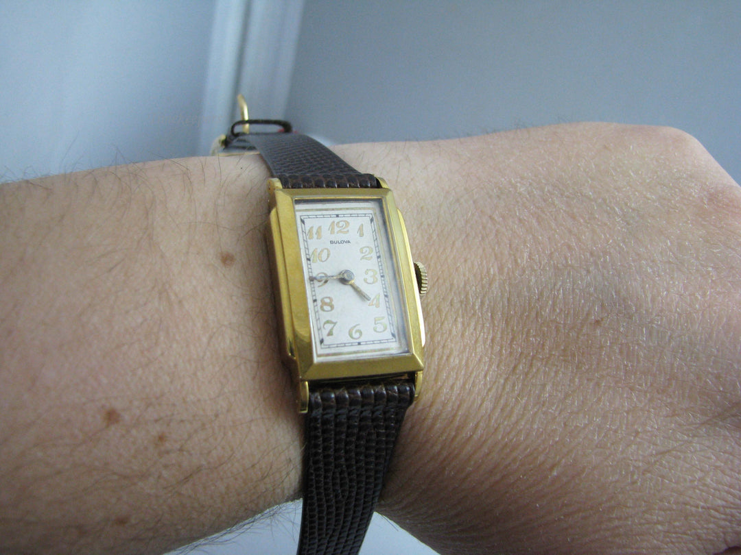 b615 Vintage Unisex 10kt RGP Bulova Wristwatch