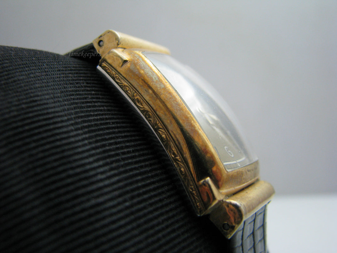 b624 Stylish Vintage Men's Gold Tone Mechanical Bulova Wristwatch