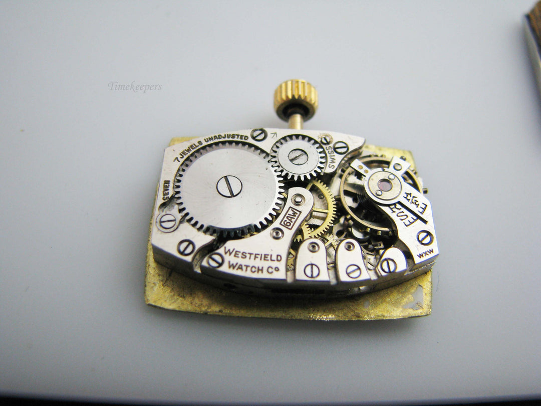 b624 Stylish Vintage Men's Gold Tone Mechanical Bulova Wristwatch