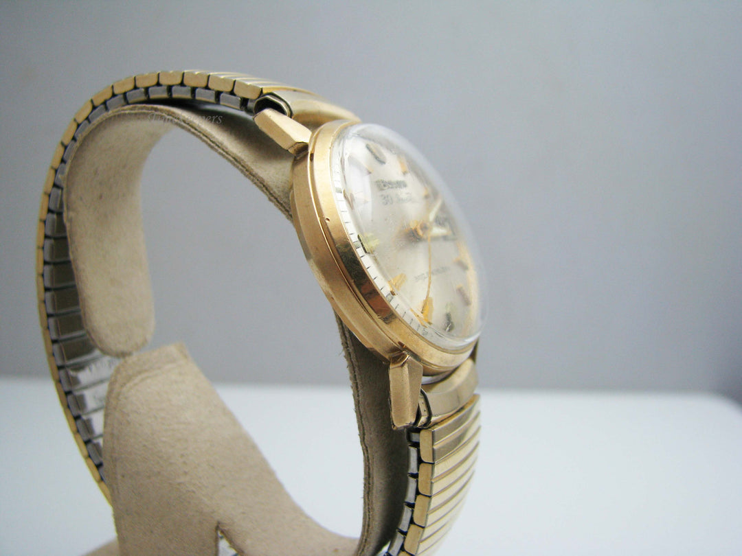 b385 Men's Self Winding 30J Bulova wristwatch