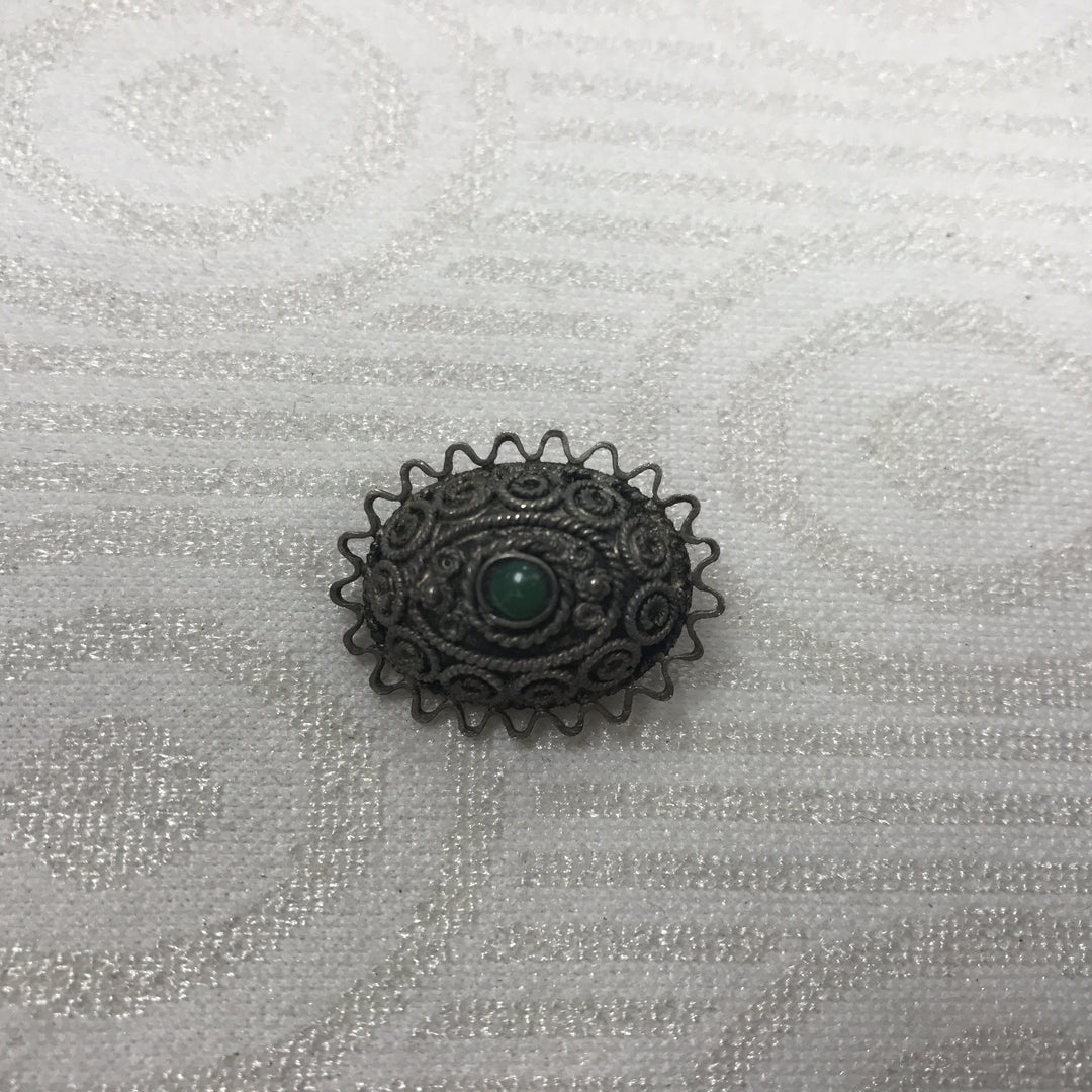 a132 Vintage Original Sterling Silver Floral Filigree Green Stone Brooch Pin