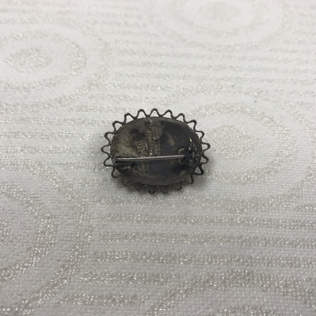 a132 Vintage Original Sterling Silver Floral Filigree Green Stone Brooch Pin