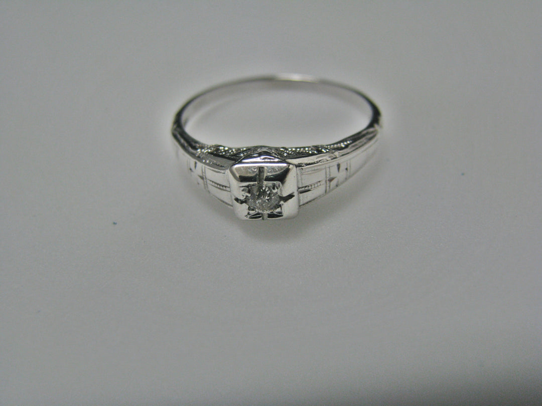 H111 Beautiful Cube Shaped Diamond Ring in 18k White Gold from 1930's