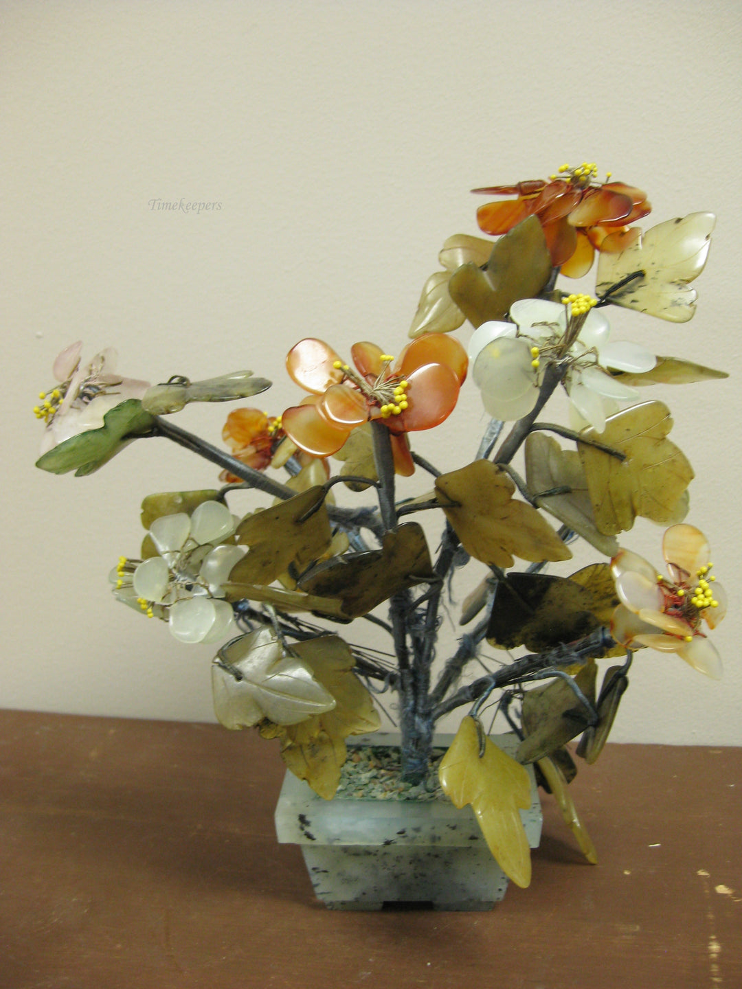 b661 Beautiful Jade, Agate, Rose Quartz and Glass Oriental Blossom Bonsai Tree