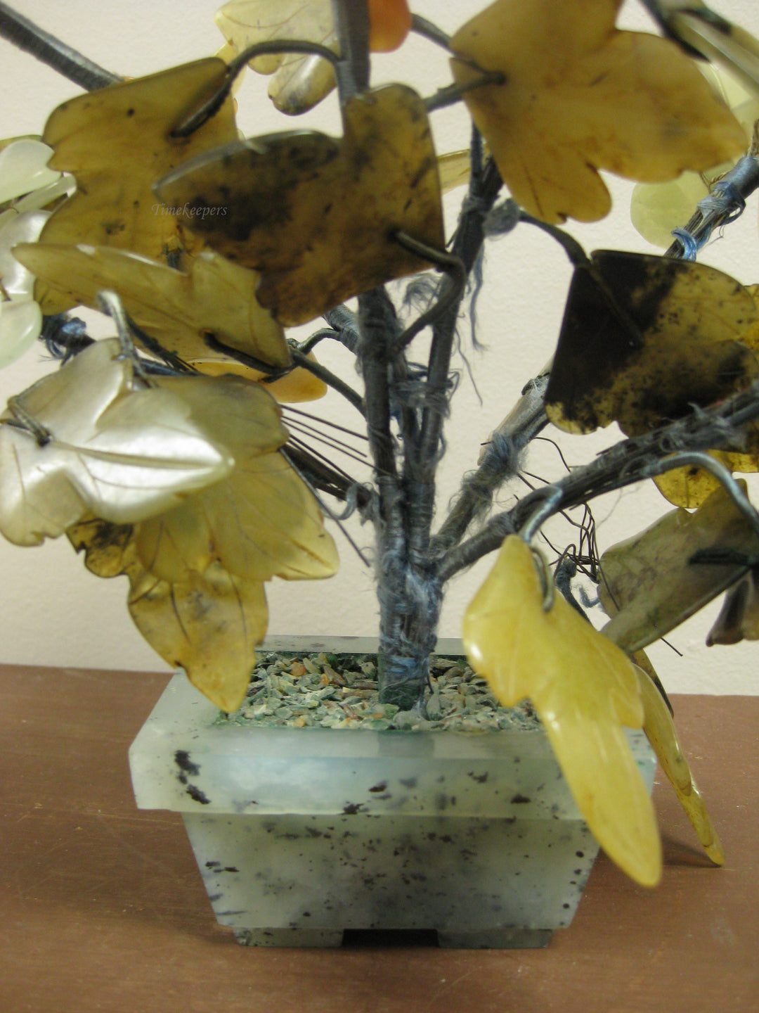 b661 Beautiful Jade, Agate, Rose Quartz and Glass Oriental Blossom Bonsai Tree