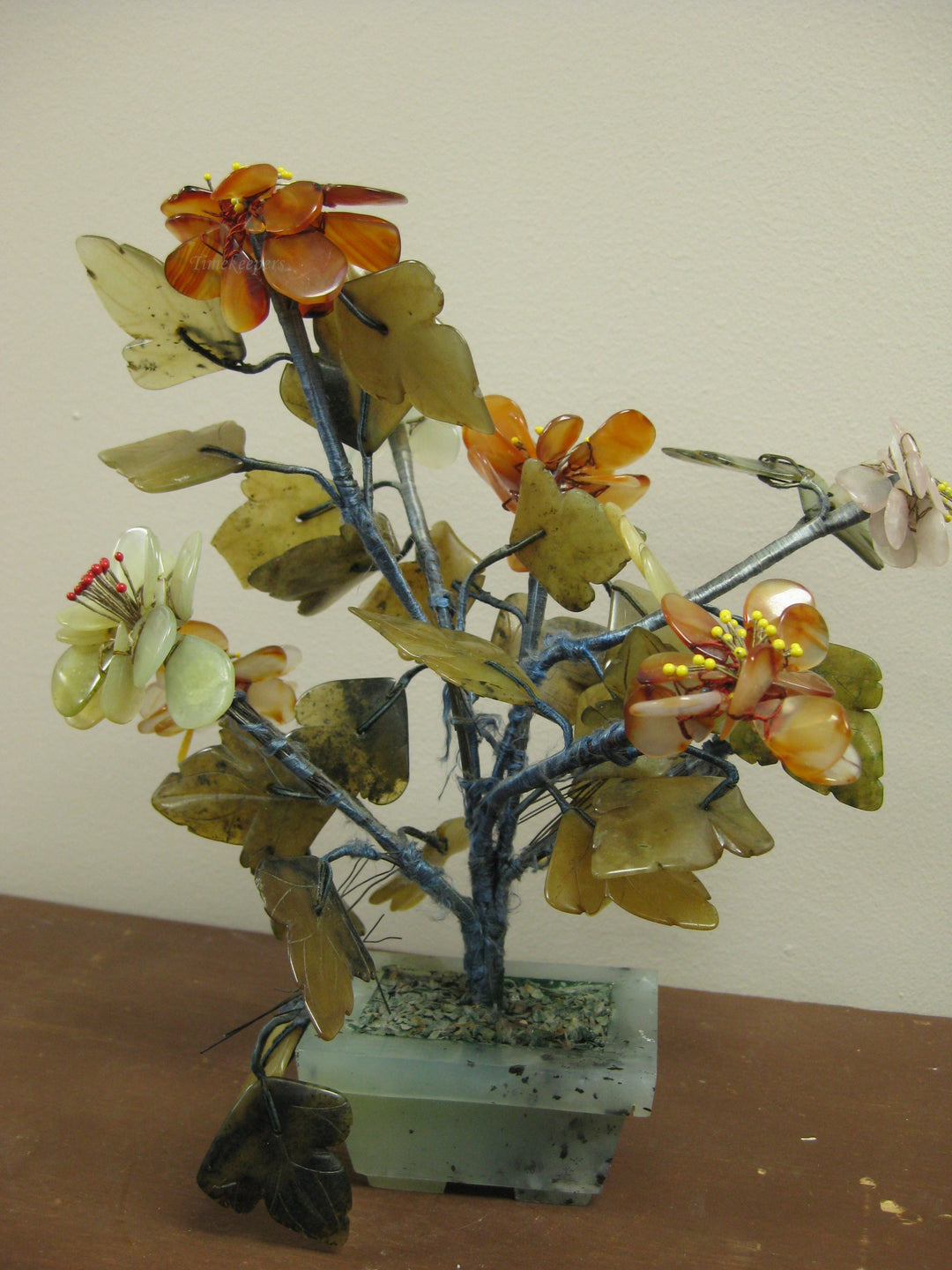 b661 Beautiful Jade, Agate, Rose Quartz and Glass Oriental Blossom Bonsai Tree