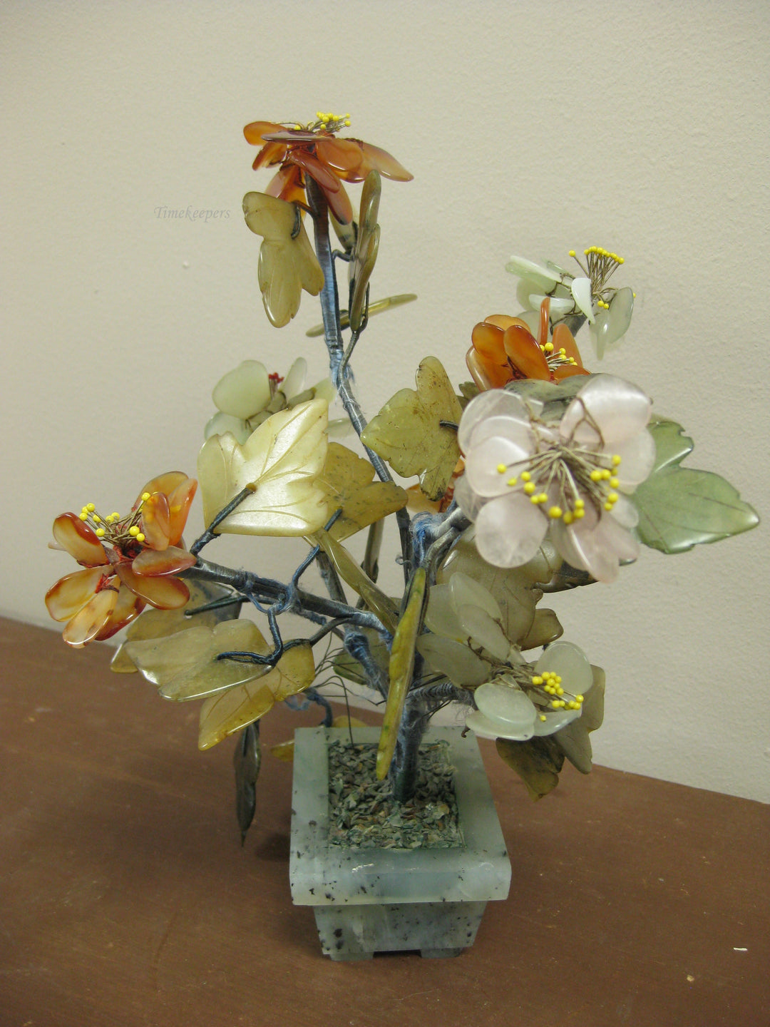 b661 Beautiful Jade, Agate, Rose Quartz and Glass Oriental Blossom Bonsai Tree