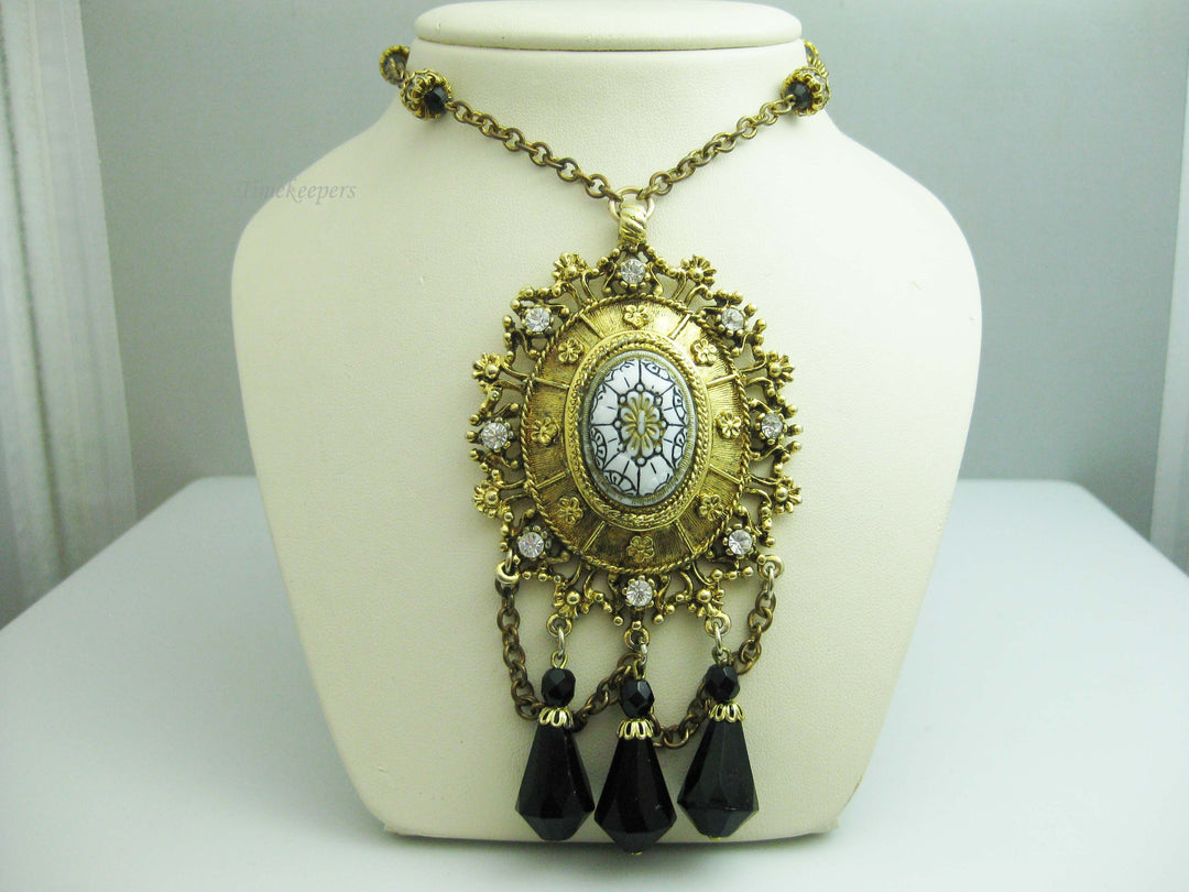 b673 Fashionable Celebrity Gems Necklace and Pendant